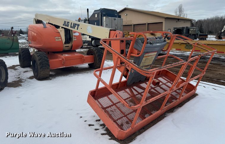 image for item NB9511 2001 JLG 600A boom lift