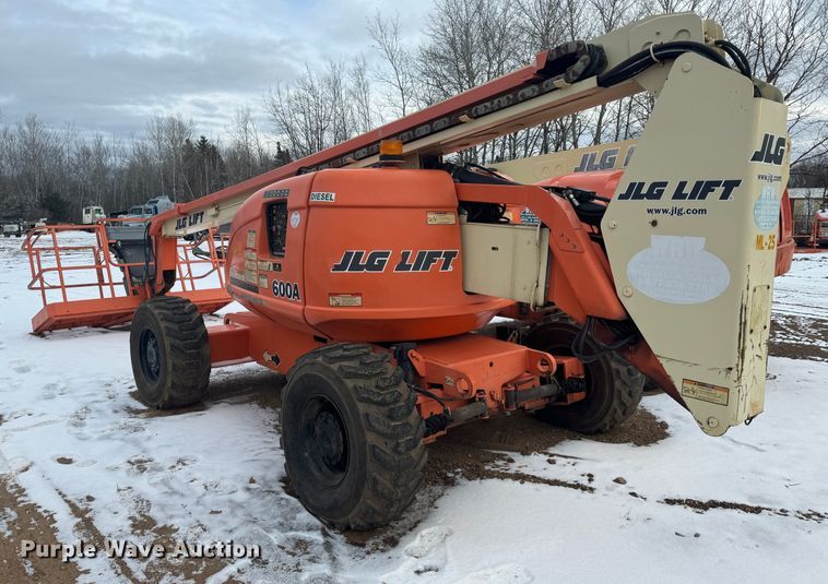image for item NB9511 2001 JLG 600A boom lift