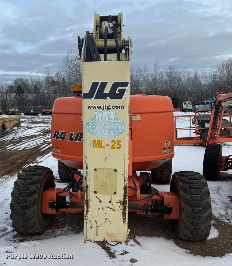image for item NB9511 2001 JLG 600A boom lift