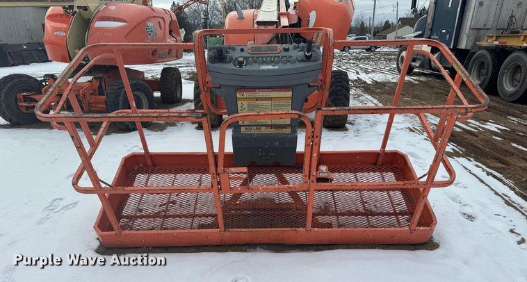 image for item NB9511 2001 JLG 600A boom lift