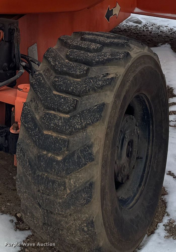 image for item NB9511 2001 JLG 600A boom lift