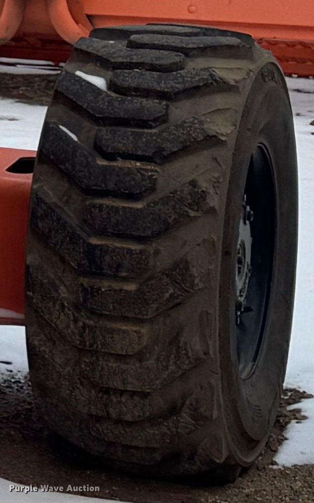 image for item NB9511 2001 JLG 600A boom lift