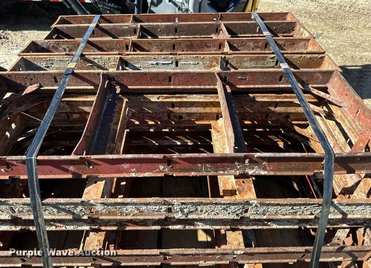 image for item NF9282 Concrete forms: