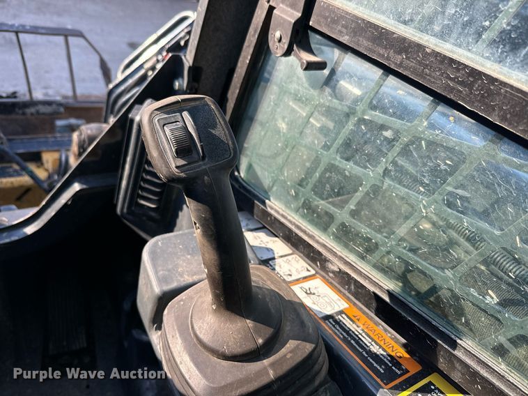 image for item NF9293 2019 John Deere 325G tracked skid steer loader