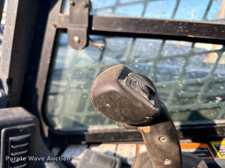 image for item NF9293 2019 John Deere 325G tracked skid steer loader