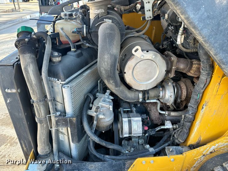 image for item NF9293 2019 John Deere 325G tracked skid steer loader