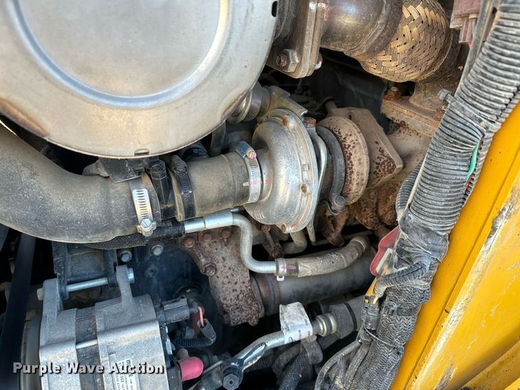 image for item NF9293 2019 John Deere 325G tracked skid steer loader