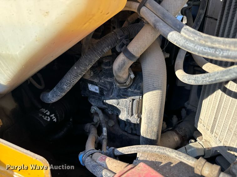 image for item NF9293 2019 John Deere 325G tracked skid steer loader