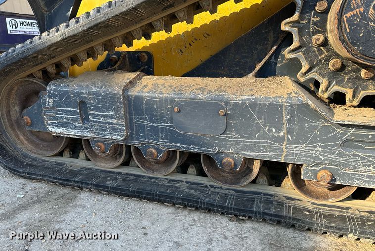 image for item NF9293 2019 John Deere 325G tracked skid steer loader