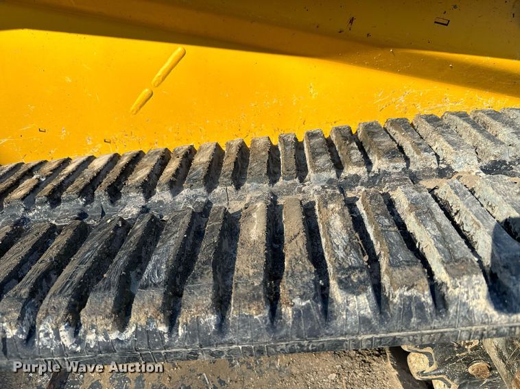 image for item NF9293 2019 John Deere 325G tracked skid steer loader