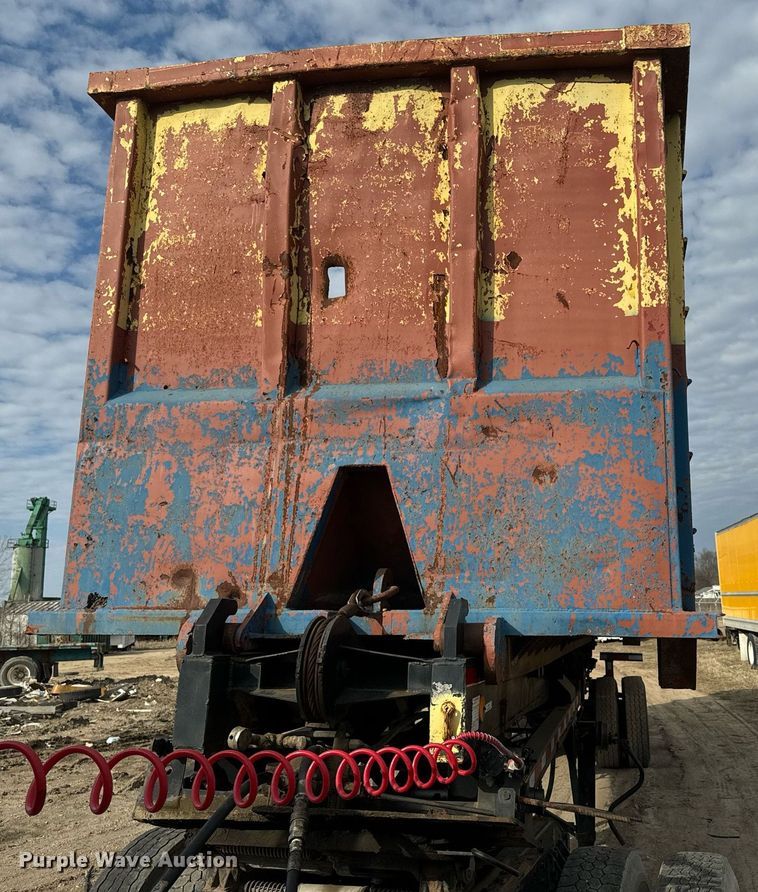 image for item NF9340 1993 Clement roll-off container trailer