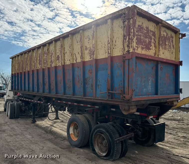 image for item NF9340 1993 Clement roll-off container trailer