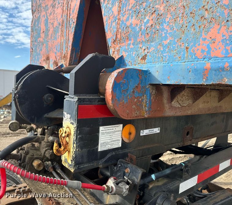 image for item NF9340 1993 Clement roll-off container trailer