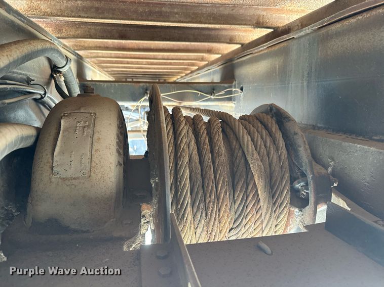 image for item NF9340 1993 Clement roll-off container trailer