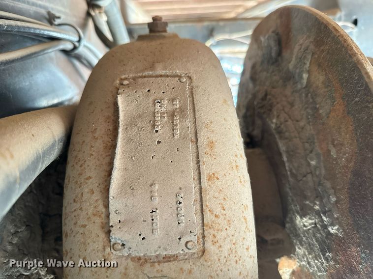 image for item NF9340 1993 Clement roll-off container trailer