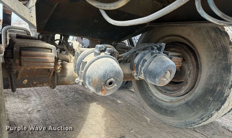 image for item NF9340 1993 Clement roll-off container trailer