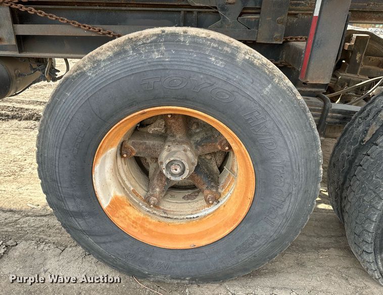 image for item NF9340 1993 Clement roll-off container trailer