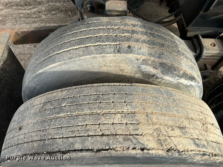 image for item NF9340 1993 Clement roll-off container trailer