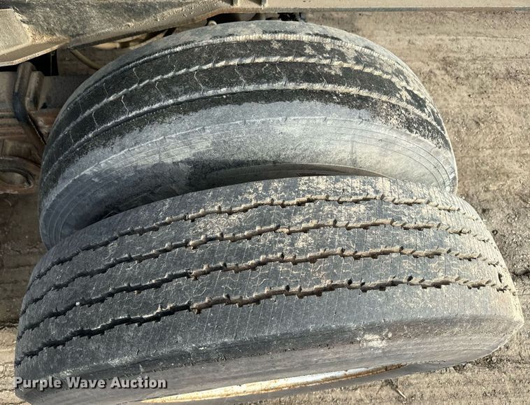 image for item NF9340 1993 Clement roll-off container trailer