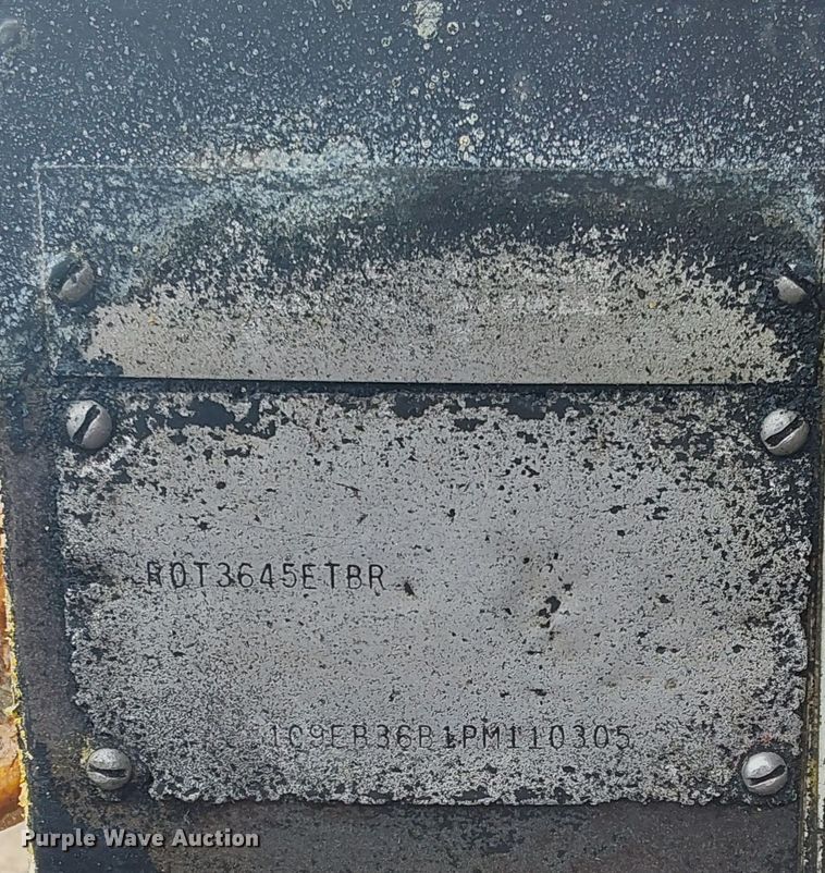 image for item NF9340 1993 Clement roll-off container trailer