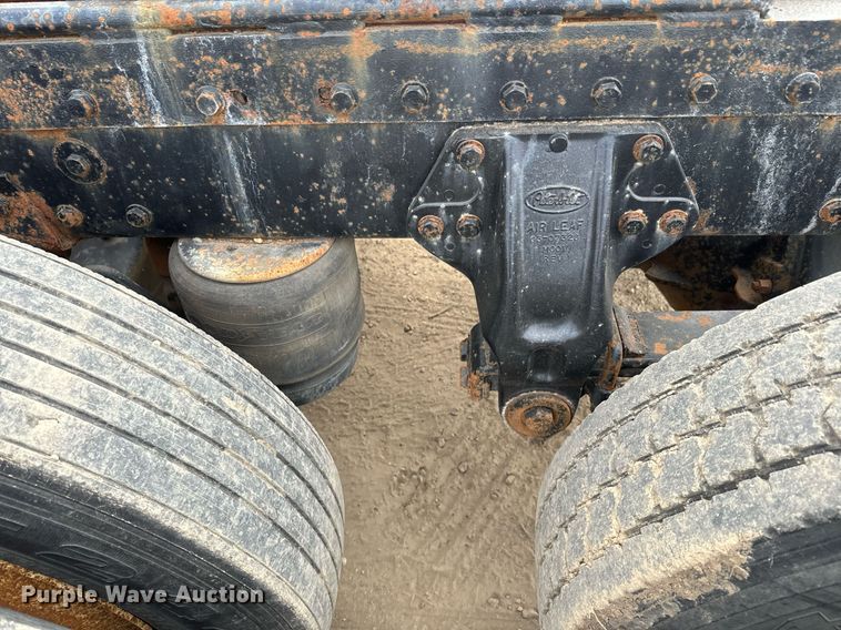 image for item NF9341 1995 Peterbilt  377 semi truck