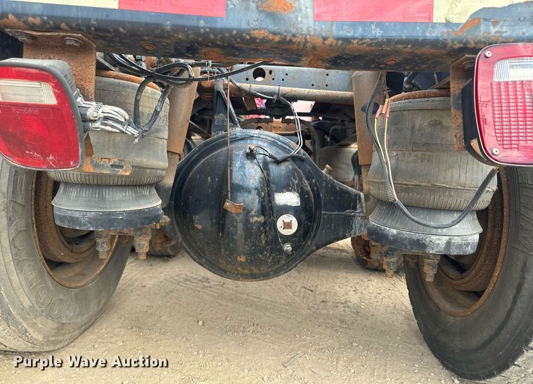 image for item NF9341 1995 Peterbilt  377 semi truck