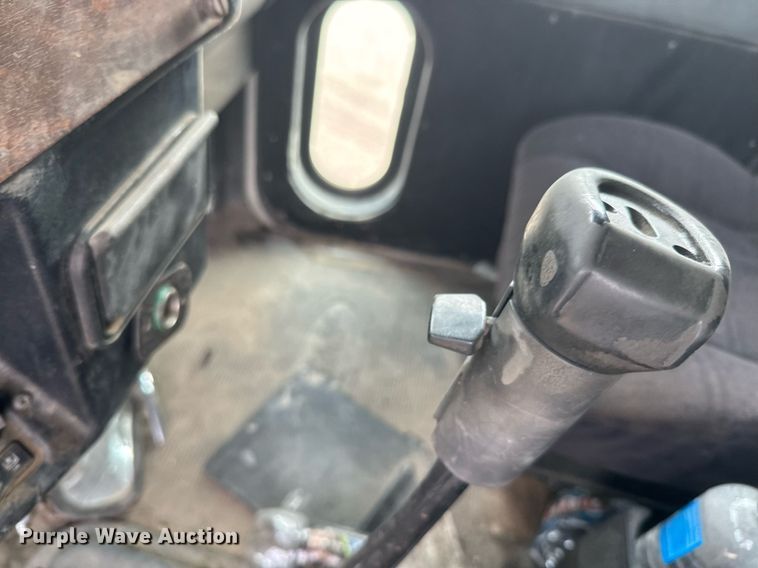 image for item NF9341 1995 Peterbilt  377 semi truck