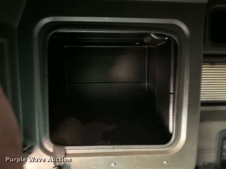 image for item NF9341 1995 Peterbilt  377 semi truck