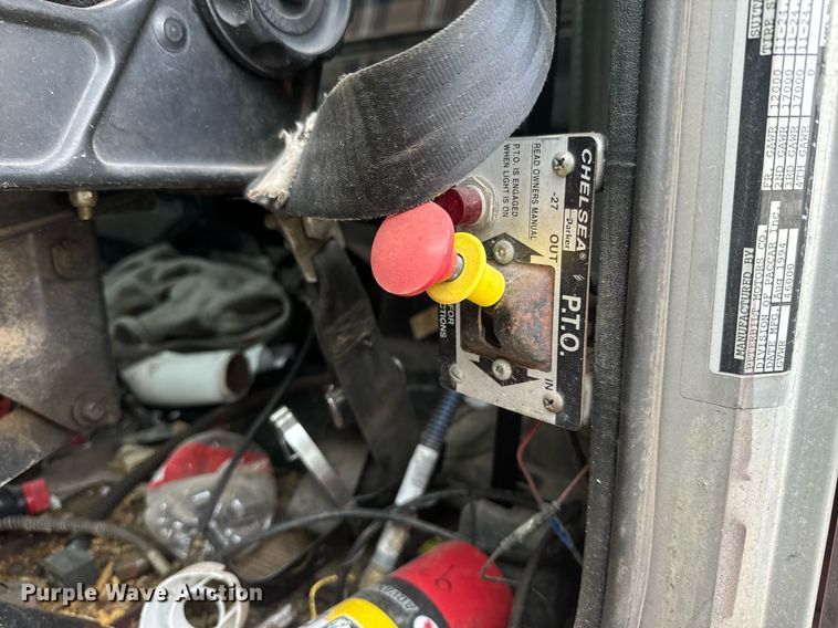 image for item NF9341 1995 Peterbilt  377 semi truck