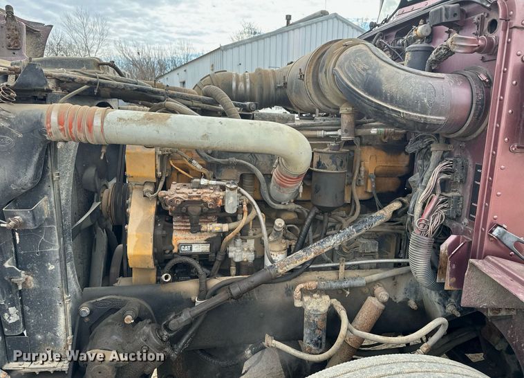 image for item NF9341 1995 Peterbilt  377 semi truck