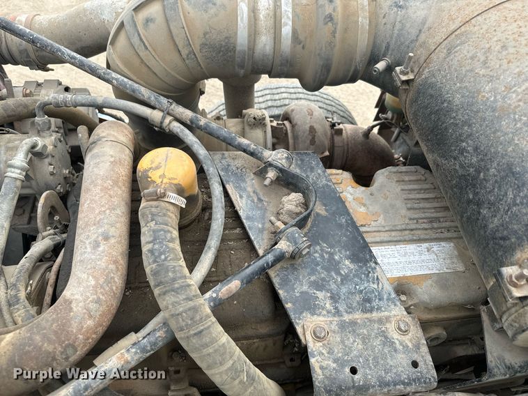 image for item NF9341 1995 Peterbilt  377 semi truck