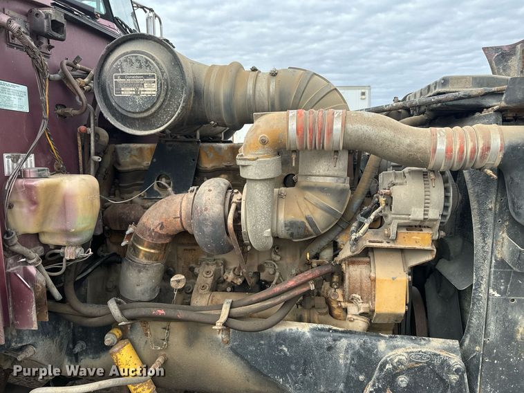 image for item NF9341 1995 Peterbilt  377 semi truck