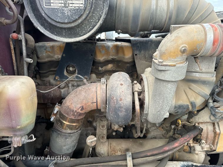 image for item NF9341 1995 Peterbilt  377 semi truck