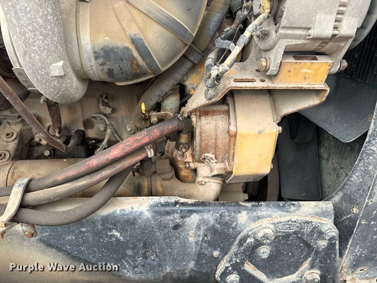 image for item NF9341 1995 Peterbilt  377 semi truck