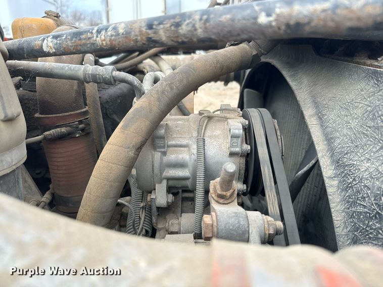 image for item NF9341 1995 Peterbilt  377 semi truck