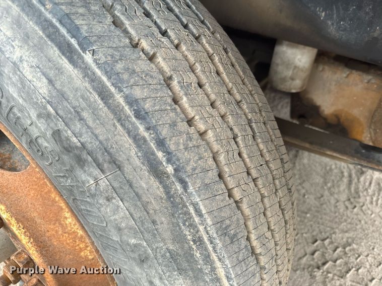 image for item NF9341 1995 Peterbilt  377 semi truck