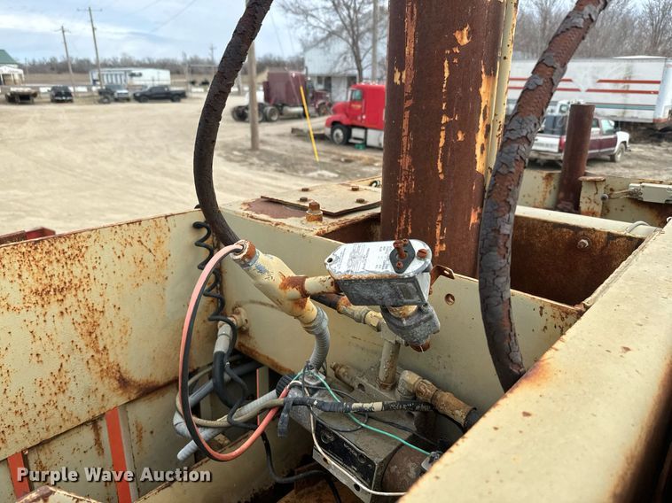 image for item NF9344 (2) cardboard balers