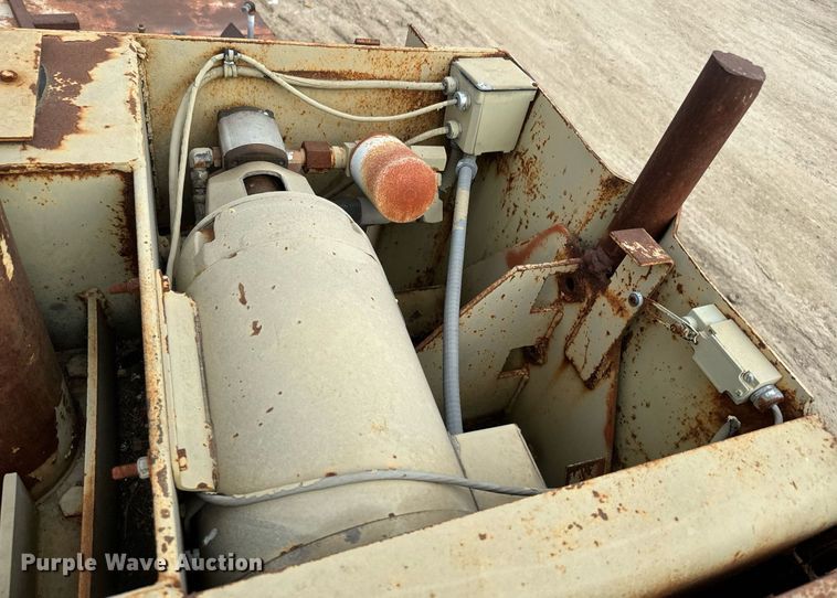 image for item NF9344 (2) cardboard balers