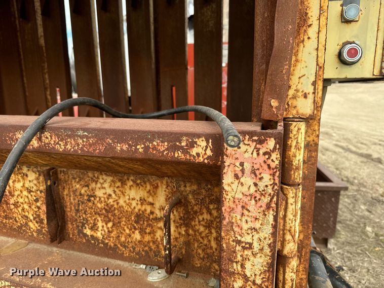 image for item NF9344 (2) cardboard balers