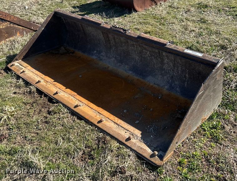 image for item NF9359 John Deere skid steer bucket