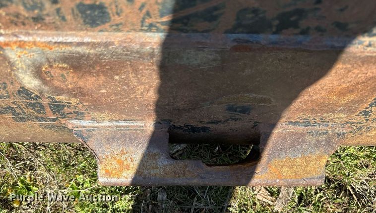 image for item NF9359 John Deere skid steer bucket