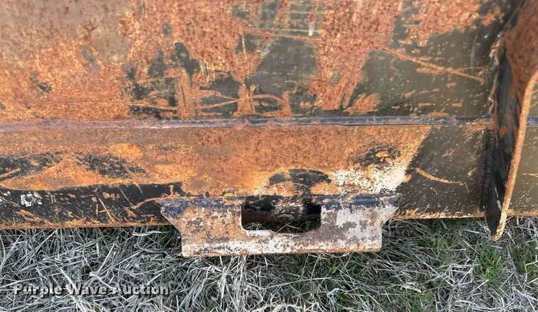 image for item NF9360 John Deere C72 skid steer bucket