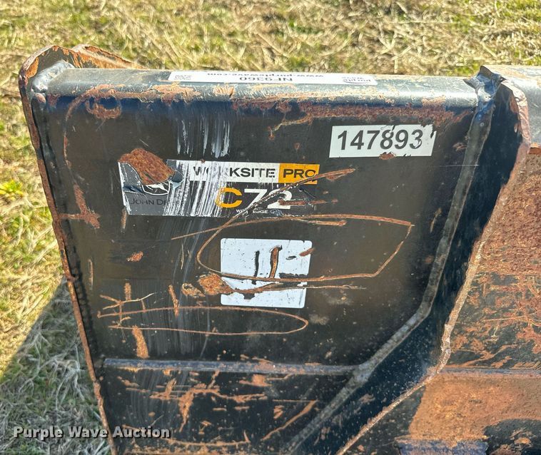image for item NF9360 John Deere C72 skid steer bucket