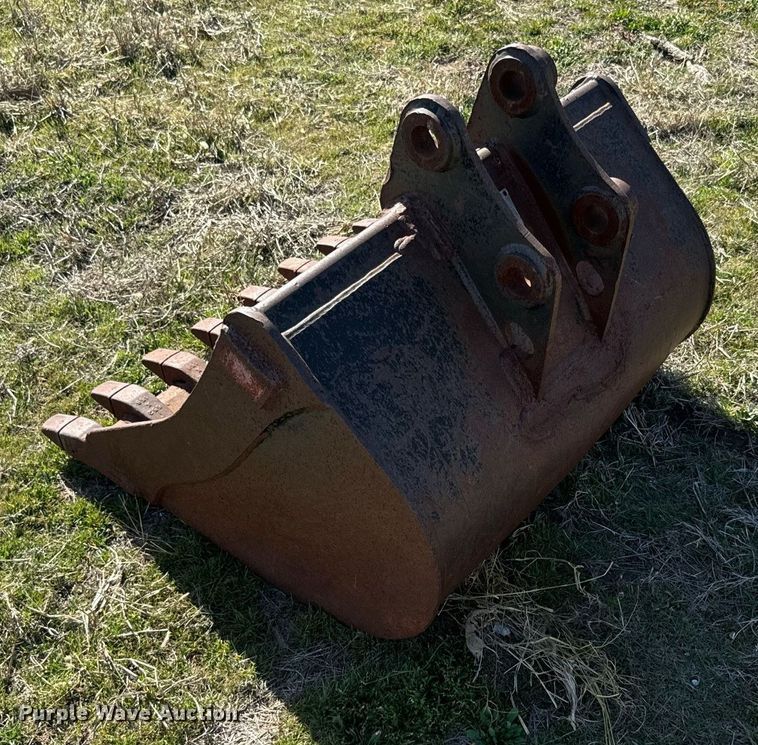 image for item NF9361 Excavator bucket