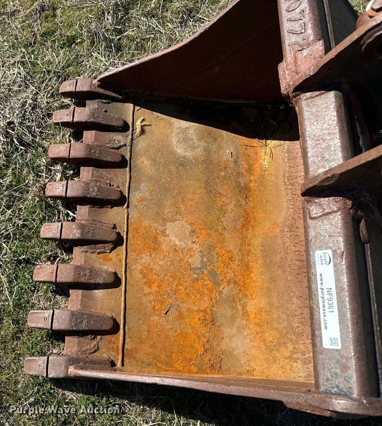 image for item NF9361 Excavator bucket