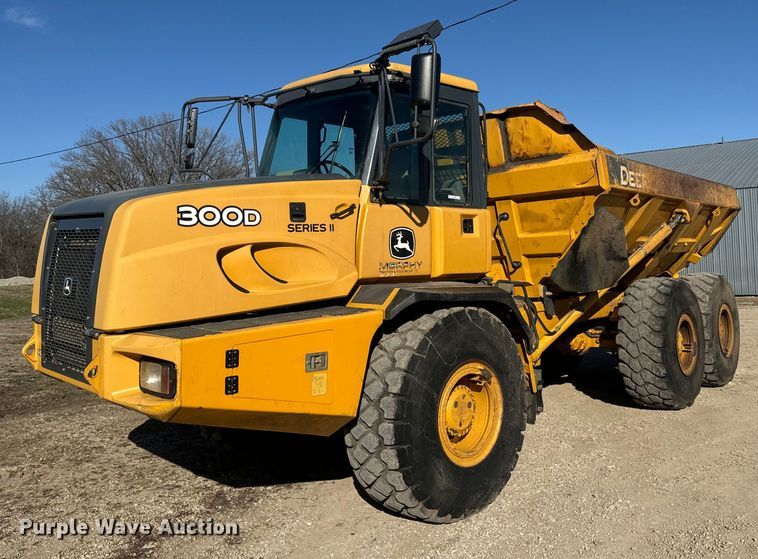 image for item NF9367 2014 John Deere 300D Series II haul truck