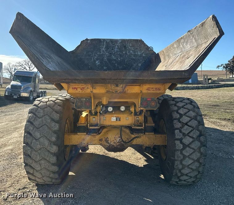 image for item NF9367 2014 John Deere 300D Series II haul truck