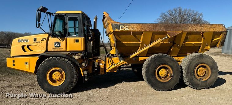 image for item NF9367 2014 John Deere 300D Series II haul truck