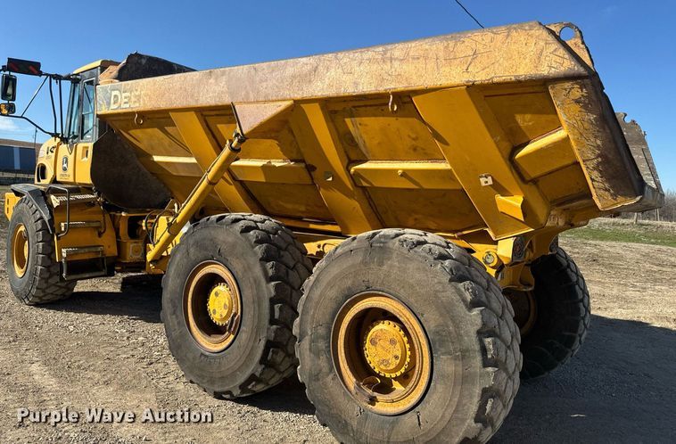 image for item NF9367 2014 John Deere 300D Series II haul truck