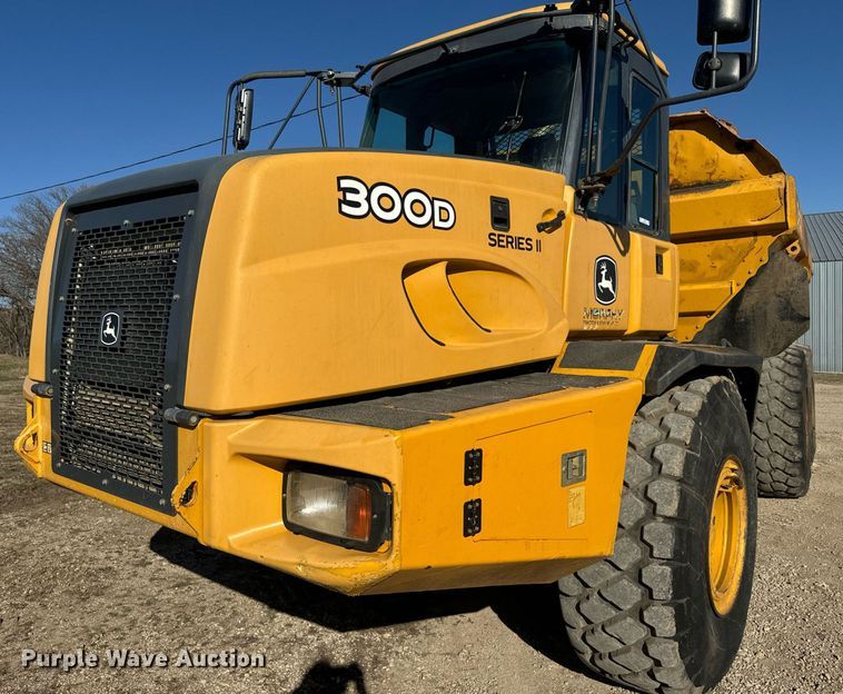 image for item NF9367 2014 John Deere 300D Series II haul truck